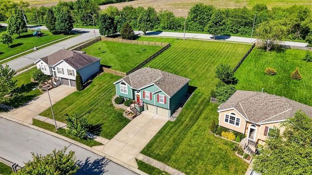 11326 N Ewing Avenue, Kansas City, MO 64156