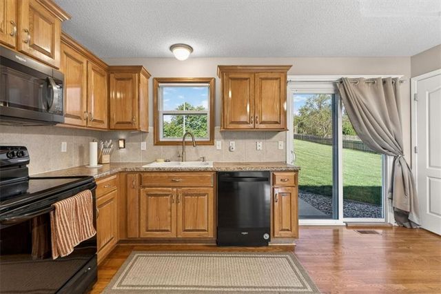 11326 N Ewing Avenue, Kansas City, MO 64156