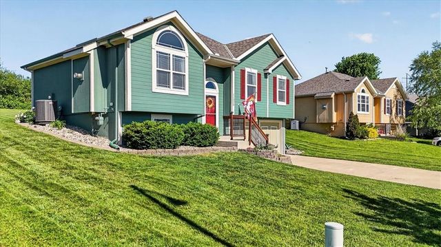 11326 N Ewing Avenue, Kansas City, MO 64156