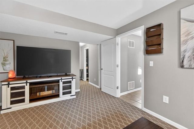 11326 N Ewing Avenue, Kansas City, MO 64156