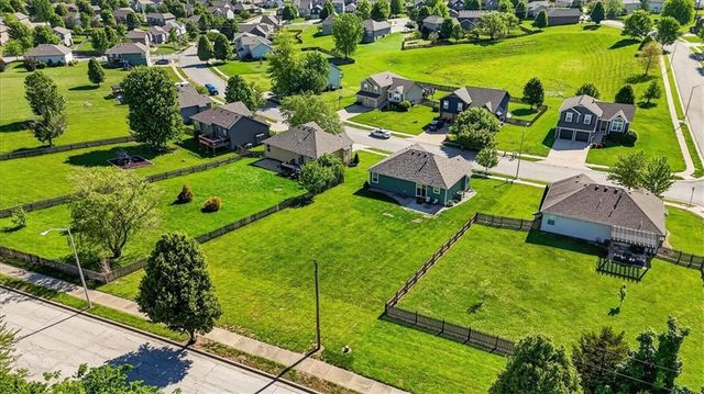 11326 N Ewing Avenue, Kansas City, MO 64156