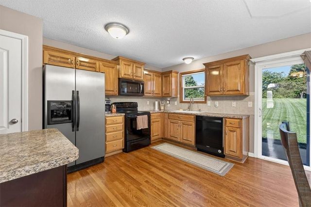 11326 N Ewing Avenue, Kansas City, MO 64156