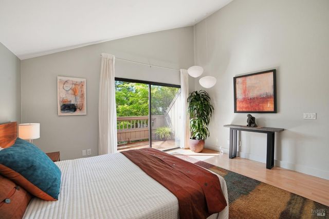 1325 Crofton Ct, Healdsburg, CA 95448