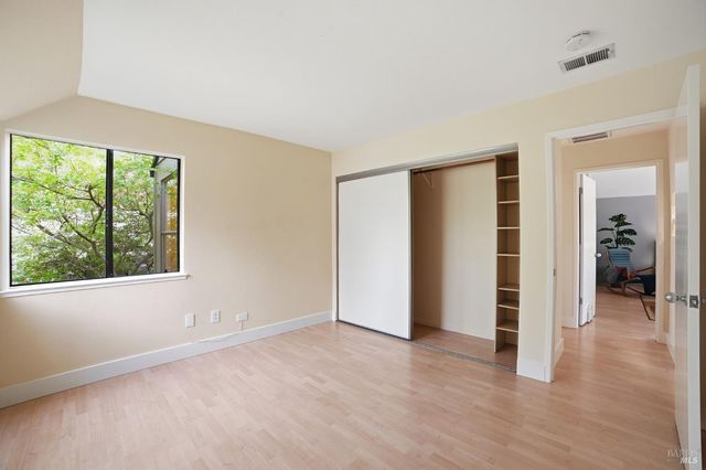 1325 Crofton Ct, Healdsburg, CA 95448