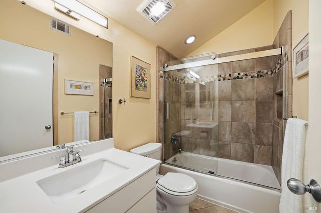 1325 Crofton Ct, Healdsburg, CA 95448