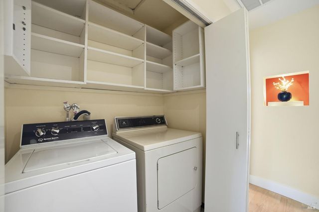 1325 Crofton Ct, Healdsburg, CA 95448