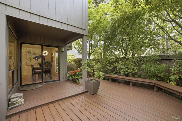 1325 Crofton Ct, Healdsburg, CA 95448