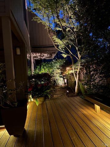 1325 Crofton Ct, Healdsburg, CA 95448