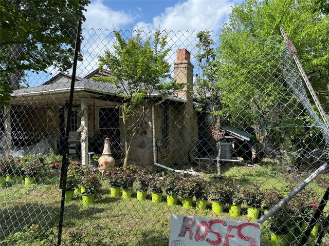 4705 W Jefferson Boulevard, Dallas, TX 75211