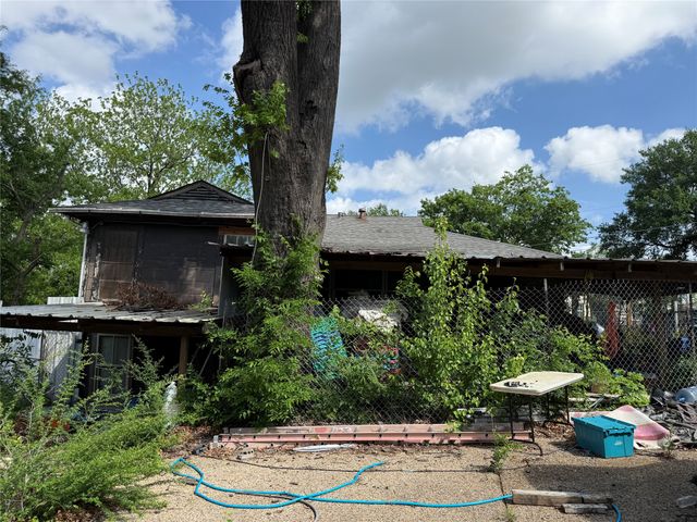 4705 W Jefferson Boulevard, Dallas, TX 75211