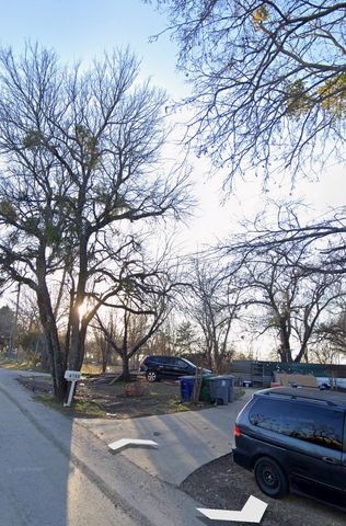 4705 W Jefferson Boulevard, Dallas, TX 75211