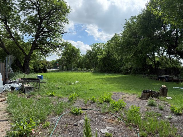 4705 W Jefferson Boulevard, Dallas, TX 75211