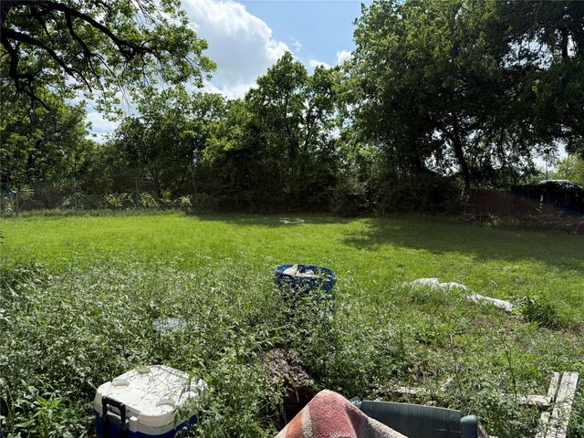 4705 W Jefferson Boulevard, Dallas, TX 75211