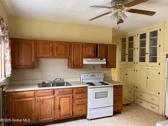 429 Third Street, Schenectady, NY 12306