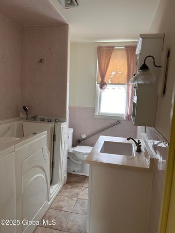429 Third Street, Schenectady, NY 12306