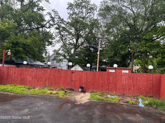 429 Third Street, Schenectady, NY 12306