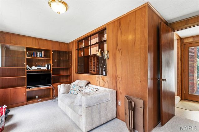 527 Sunningwell Drive, Webster Groves, MO 63119