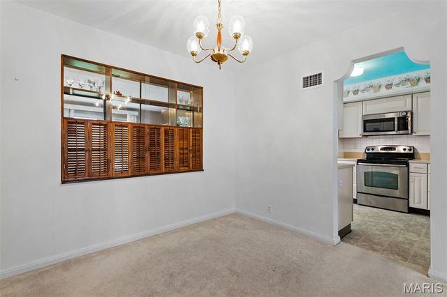 527 Sunningwell Drive, Webster Groves, MO 63119