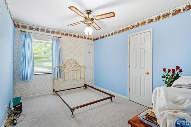 527 Sunningwell Drive, Webster Groves, MO 63119