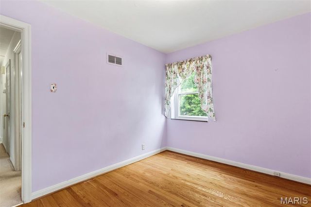 527 Sunningwell Drive, Webster Groves, MO 63119