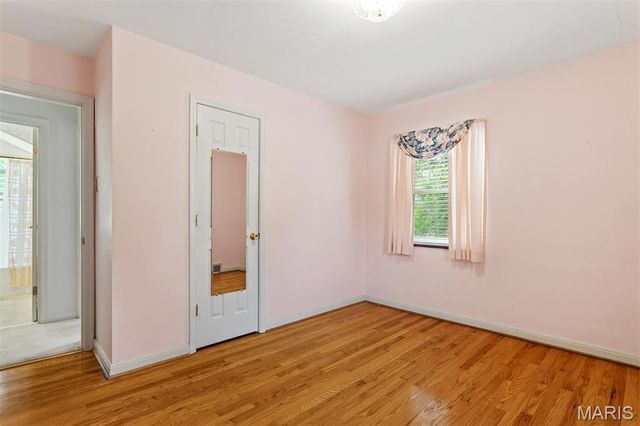 527 Sunningwell Drive, Webster Groves, MO 63119