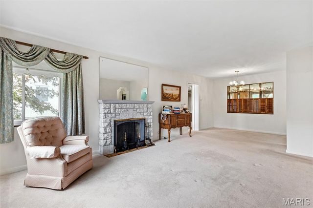 527 Sunningwell Drive, Webster Groves, MO 63119