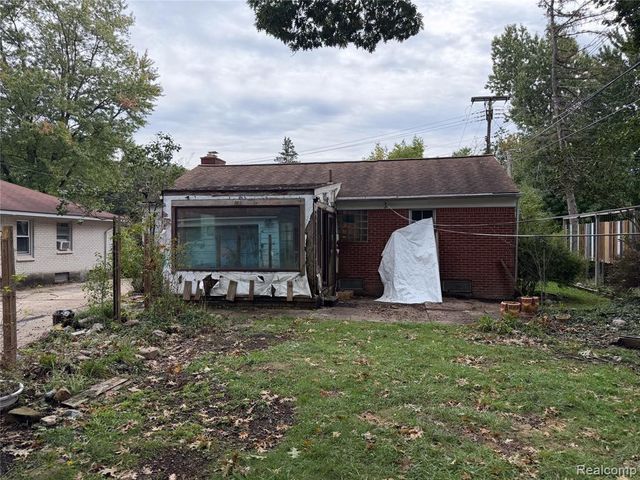 17358 San Quentin Drive, Southfield, MI 48076