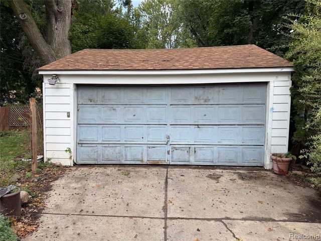 17358 San Quentin Drive, Southfield, MI 48076