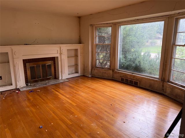 17358 San Quentin Drive, Southfield, MI 48076