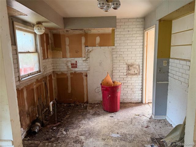 17358 San Quentin Drive, Southfield, MI 48076