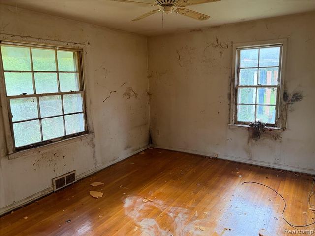 17358 San Quentin Drive, Southfield, MI 48076