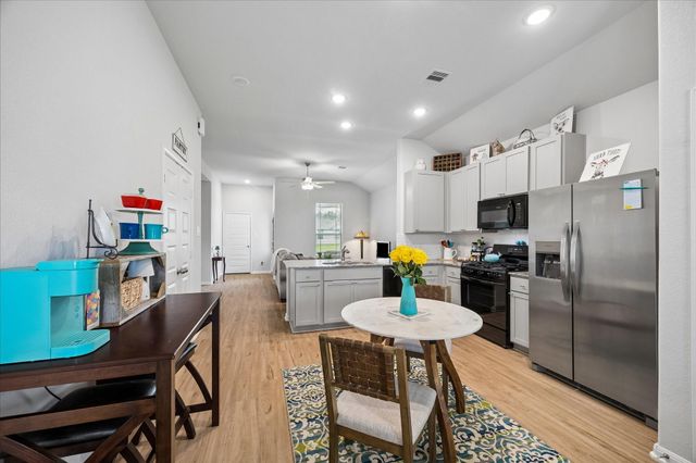 5812 Trout Lily Drive, Montgomery, TX 77316