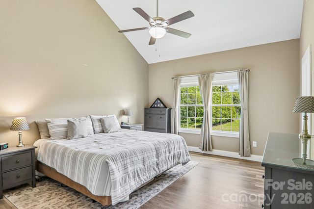 464 Riverwind Drive, Hendersonville, NC 28739