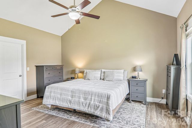 464 Riverwind Drive, Hendersonville, NC 28739