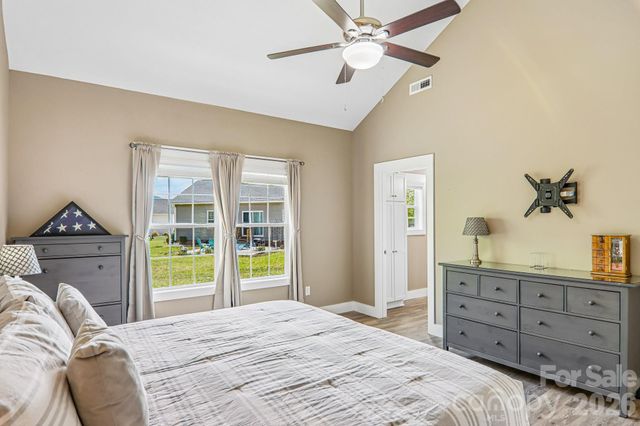 464 Riverwind Drive, Hendersonville, NC 28739