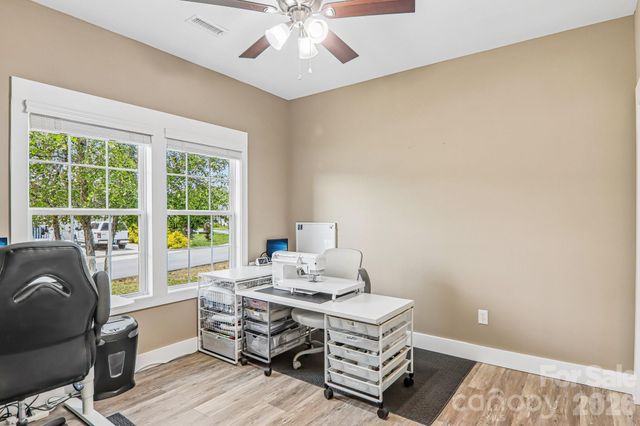 464 Riverwind Drive, Hendersonville, NC 28739