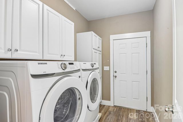464 Riverwind Drive, Hendersonville, NC 28739