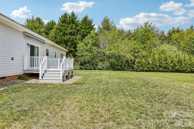464 Riverwind Drive, Hendersonville, NC 28739