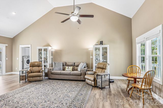 464 Riverwind Drive, Hendersonville, NC 28739