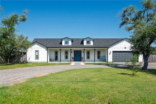 224 Portia Ave, Rockport, TX 78382