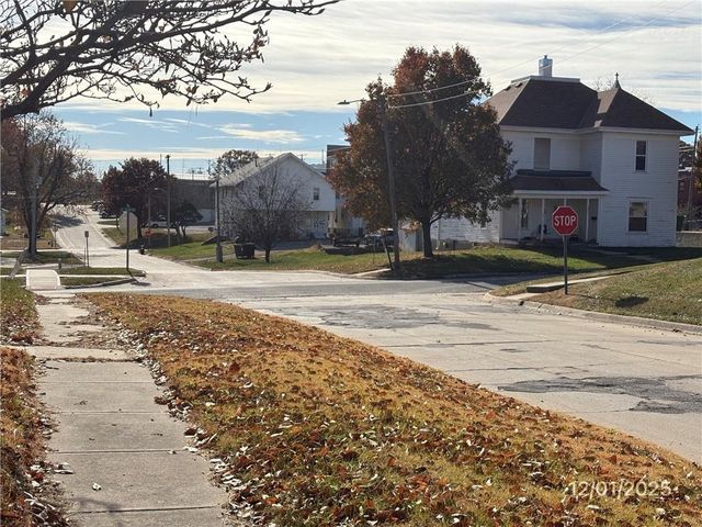 605 N Vine Street, Maryville, MO 64446