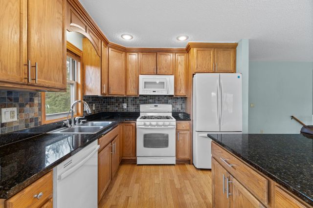 20075 Uplander Street NW, Oak Grove, MN 55011