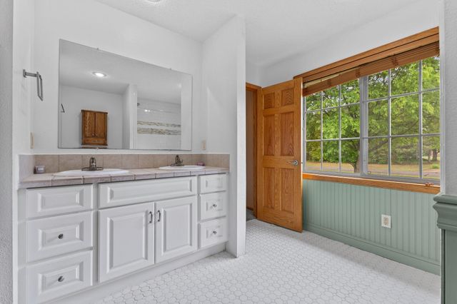 20075 Uplander Street NW, Oak Grove, MN 55011