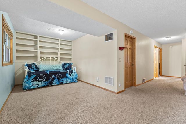20075 Uplander Street NW, Oak Grove, MN 55011