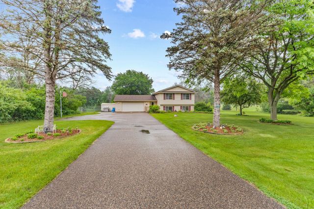 20075 Uplander Street NW, Oak Grove, MN 55011