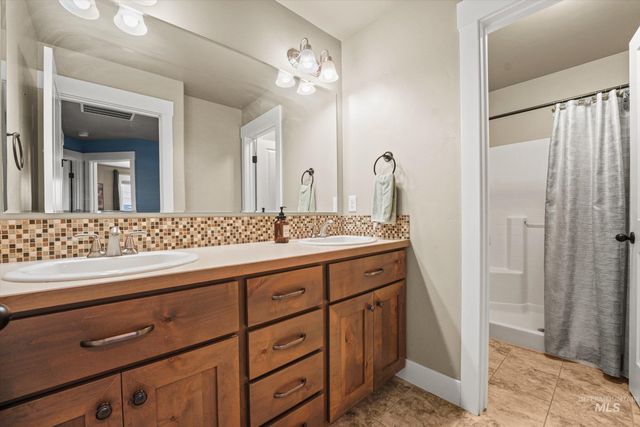 5697 W Kincreag St, Boise, ID 83714