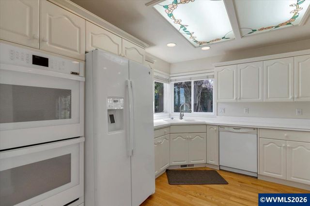 1764 Whitney Dr NW, Salem, OR 97304