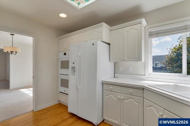 1764 Whitney Dr NW, Salem, OR 97304