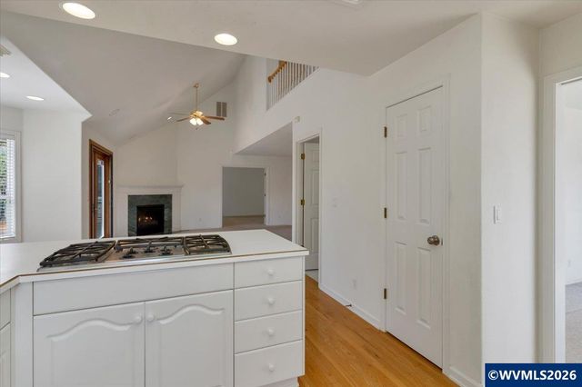 1764 Whitney Dr NW, Salem, OR 97304