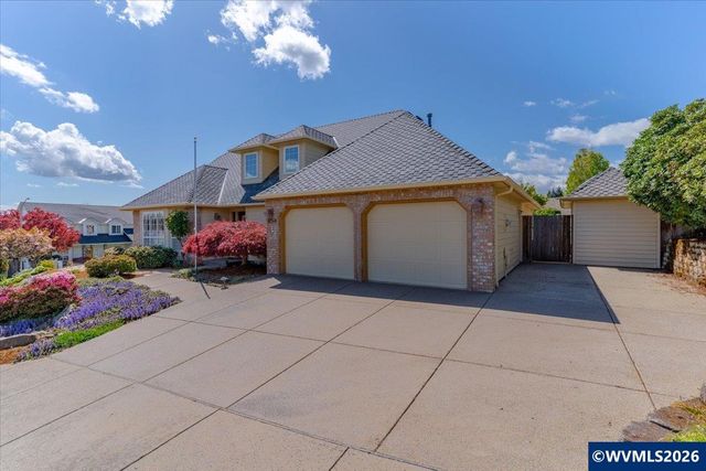 1764 Whitney Dr NW, Salem, OR 97304